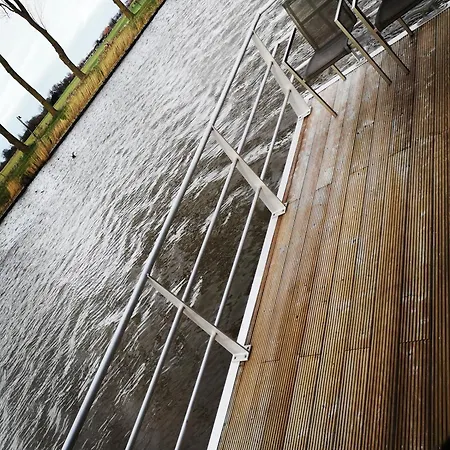 Bådhotel Houseboat Maxim Jr